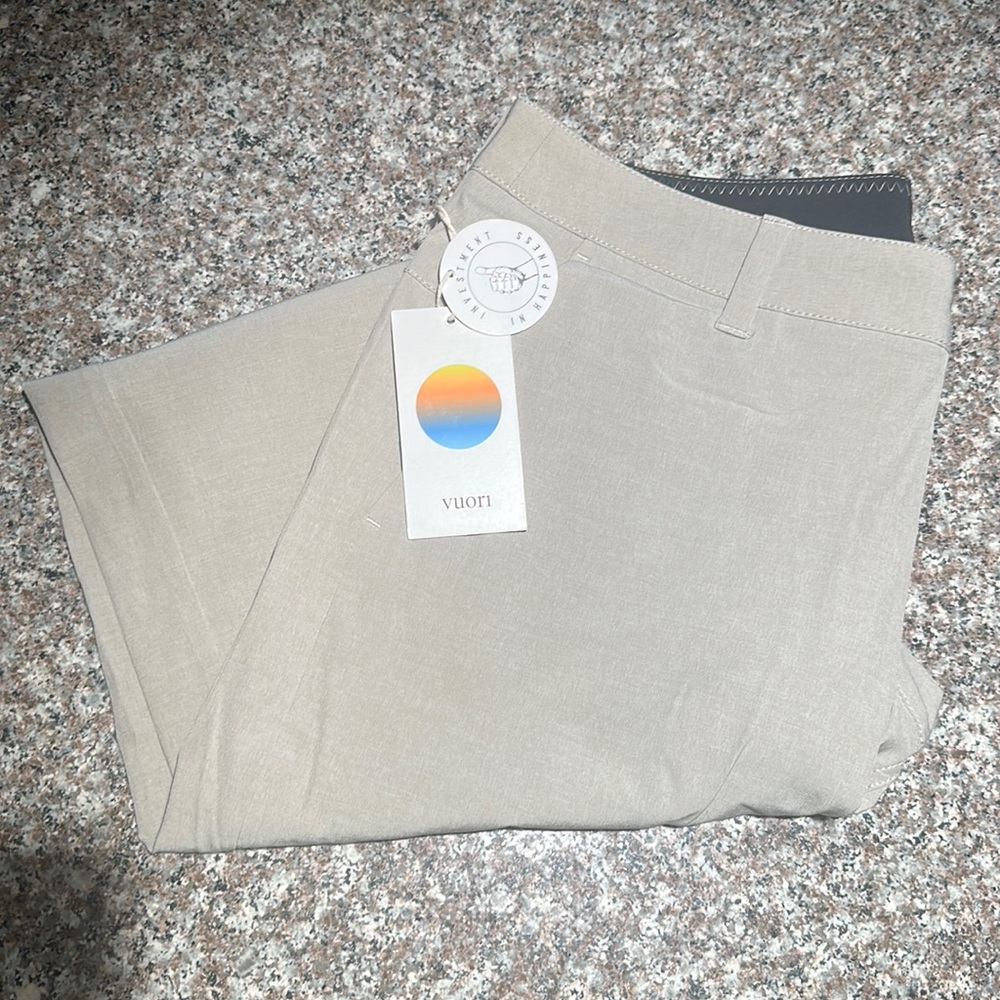Vuori Performance Apparel men’s 32